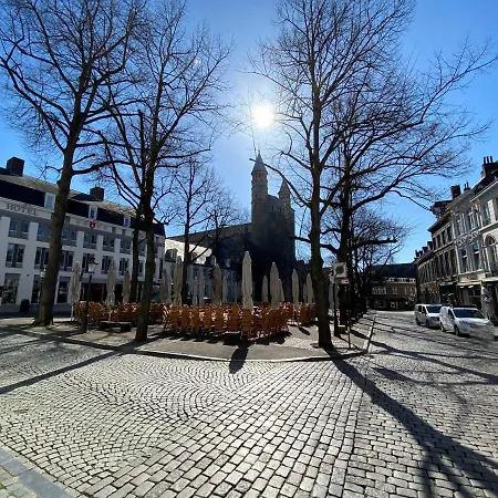 Derlon Hotel